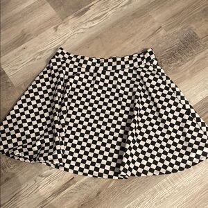 Large Hot Topic Checkered Black and White Women's Skirt